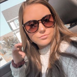 Meet your Posher, Mckenzie